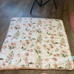 🌸 All4Ella Floral Muslin Baby Blanket – Pink & Green Watercolor Flowers